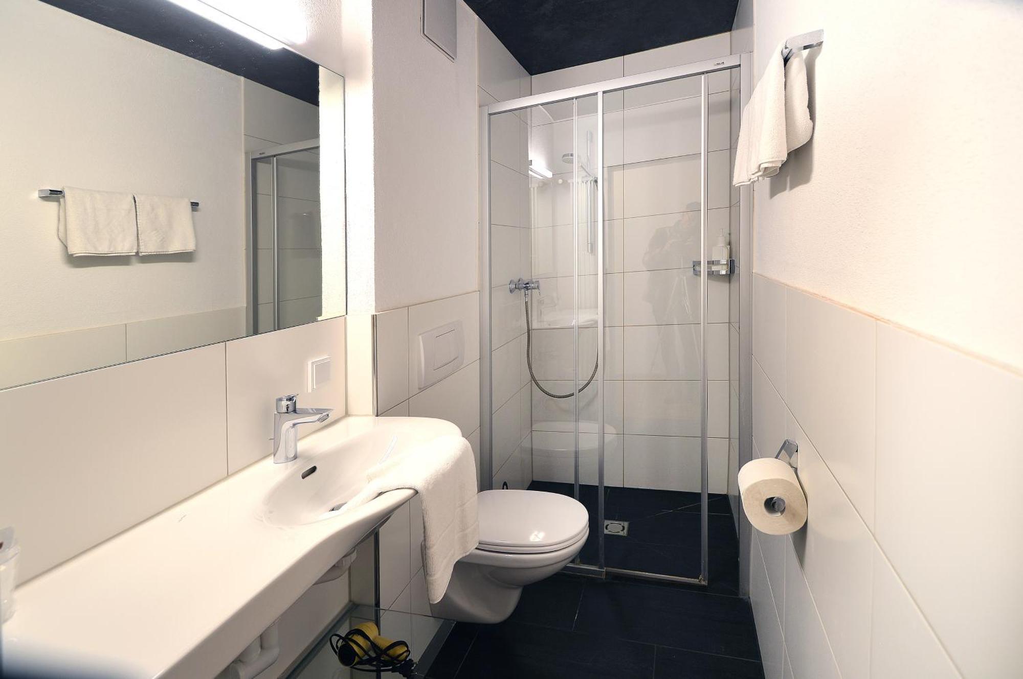 Gasthof Hotel Zur Post Kiefersfelden Pokoj fotografie